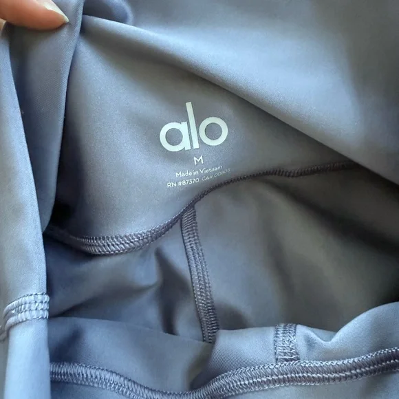 ALO Yoga Lavender High-Waisted Leggings - Picture 3 of 5